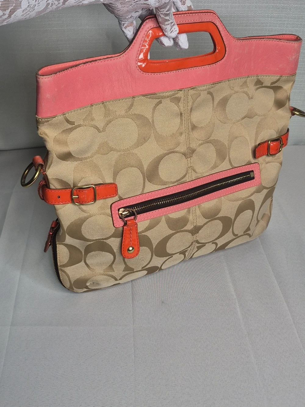 COACH HANDBAG/CLUTCH